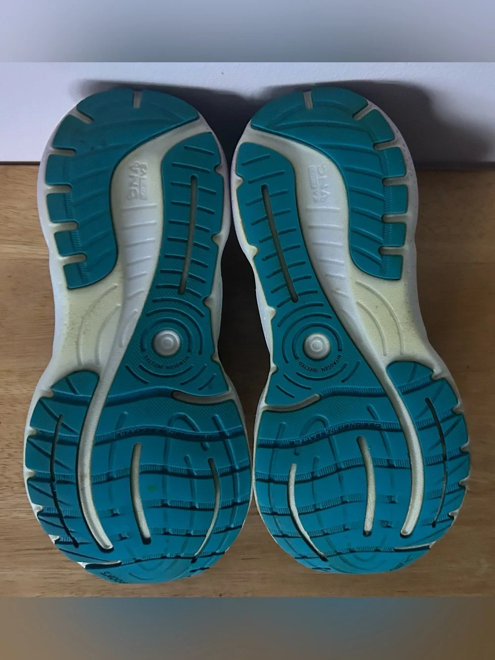 Brooks Womens Glycerin GTS 20 Blue lilac  Running Shoes Sneakers Size 8